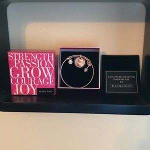 Mary Kay consultant prize incentive strength challenge bracelet NIB